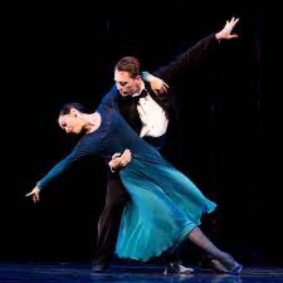 ✨ Original Nine Sinatra Songs Dress — Designer: Oscar de la Renta - Picture 1 of 10